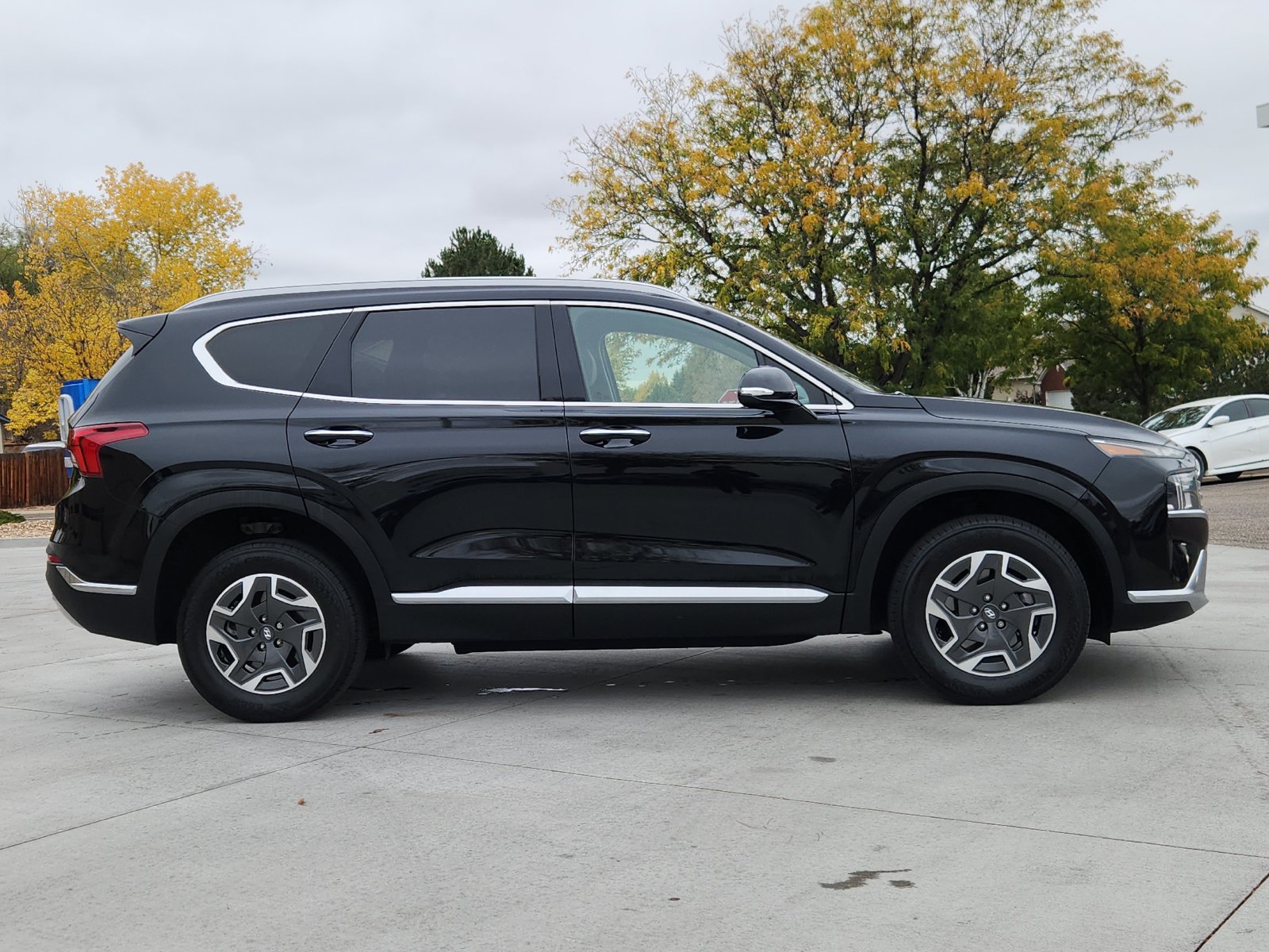Used 2023 Hyundai Santa Fe Blue w/ Cargo Package AWD/4WD image 6