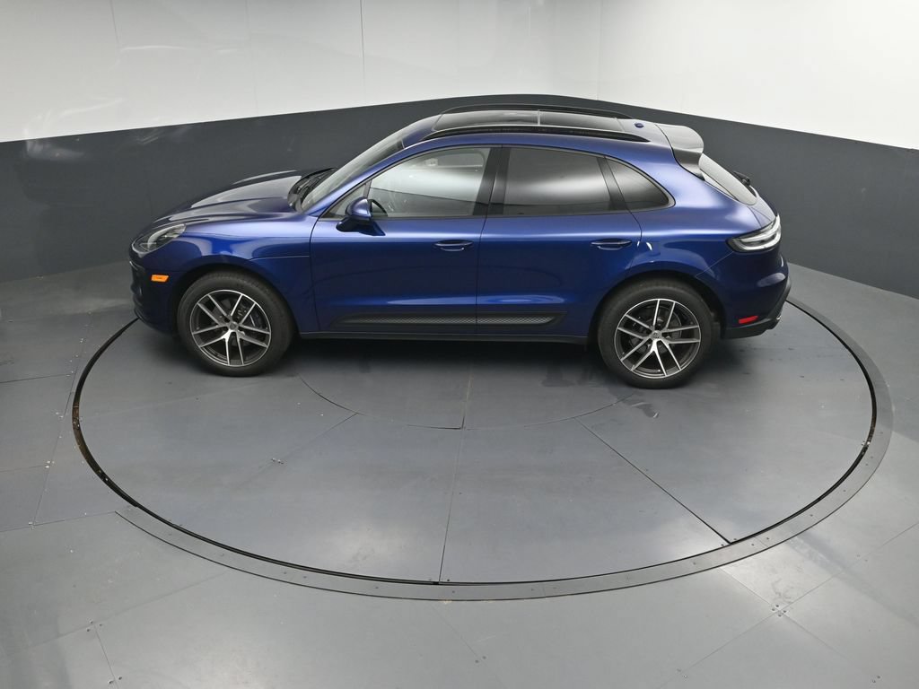Used 2025 Porsche Macan AWD/4WD image 35