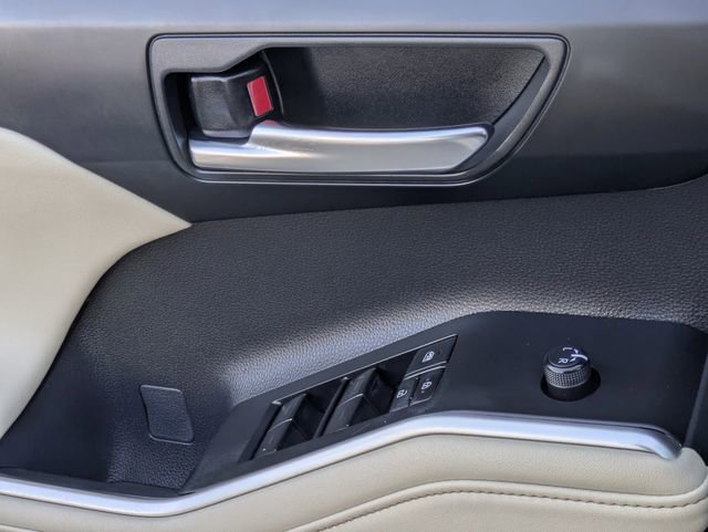 Used 2023 Toyota Highlander XLE image 24