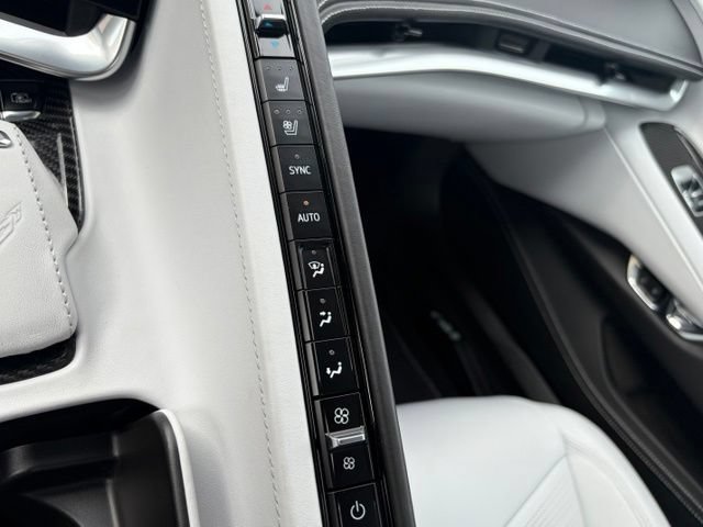 Used 2021 Chevrolet Corvette Stingray Premium Conv w/ Z51 Performance Package RWD image 31