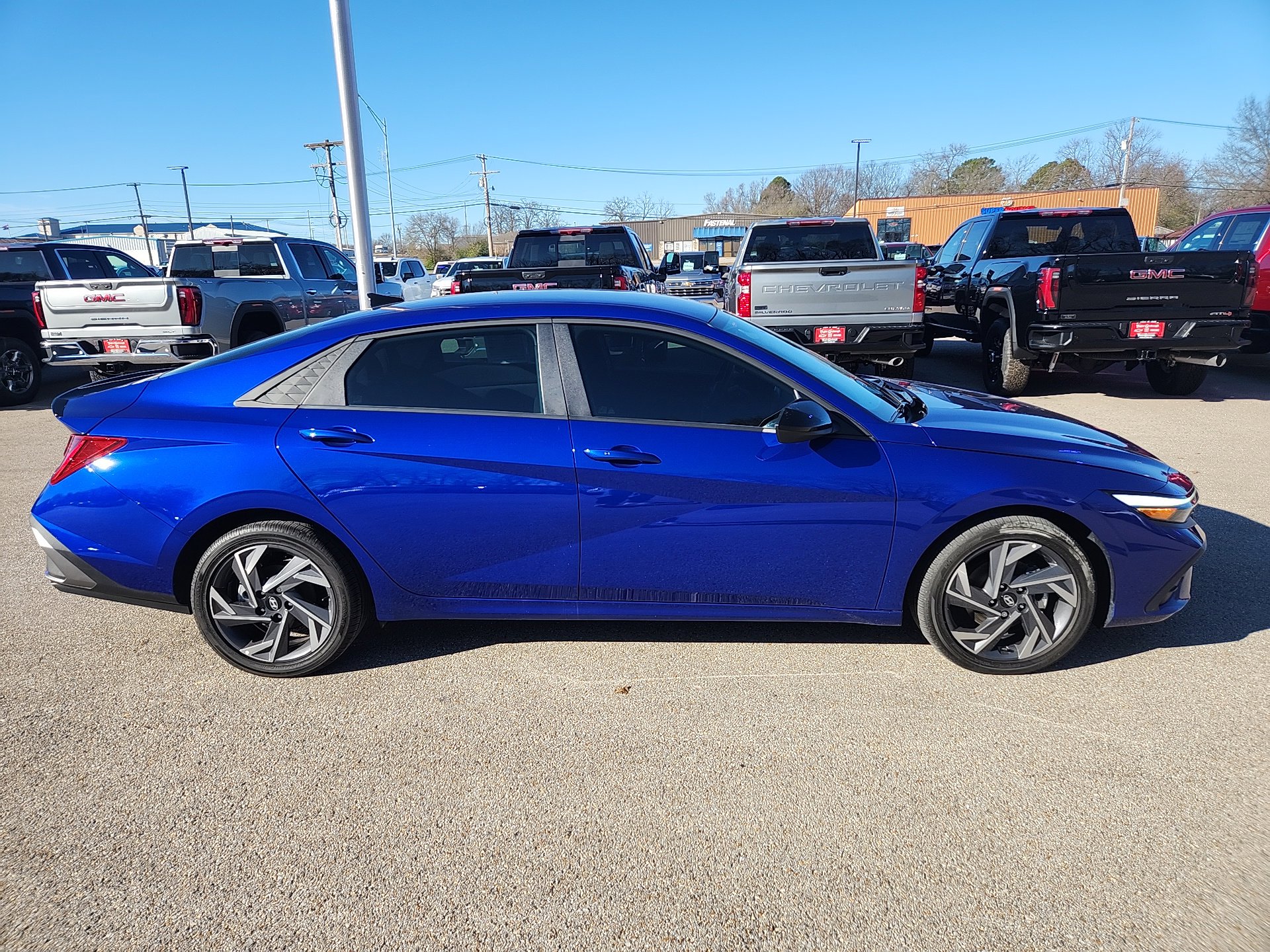 Used 2025 Hyundai Elantra SEL w/ Cargo Package image 9