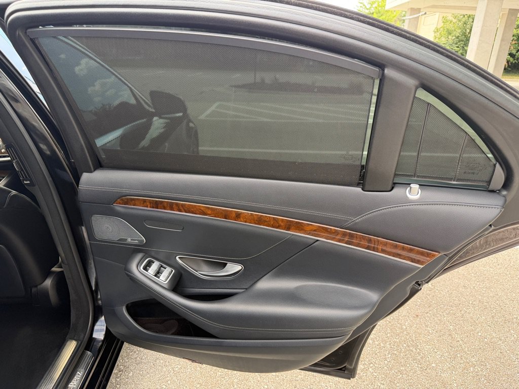 Used 2015 Mercedes-Benz S 550 Sedan image 26
