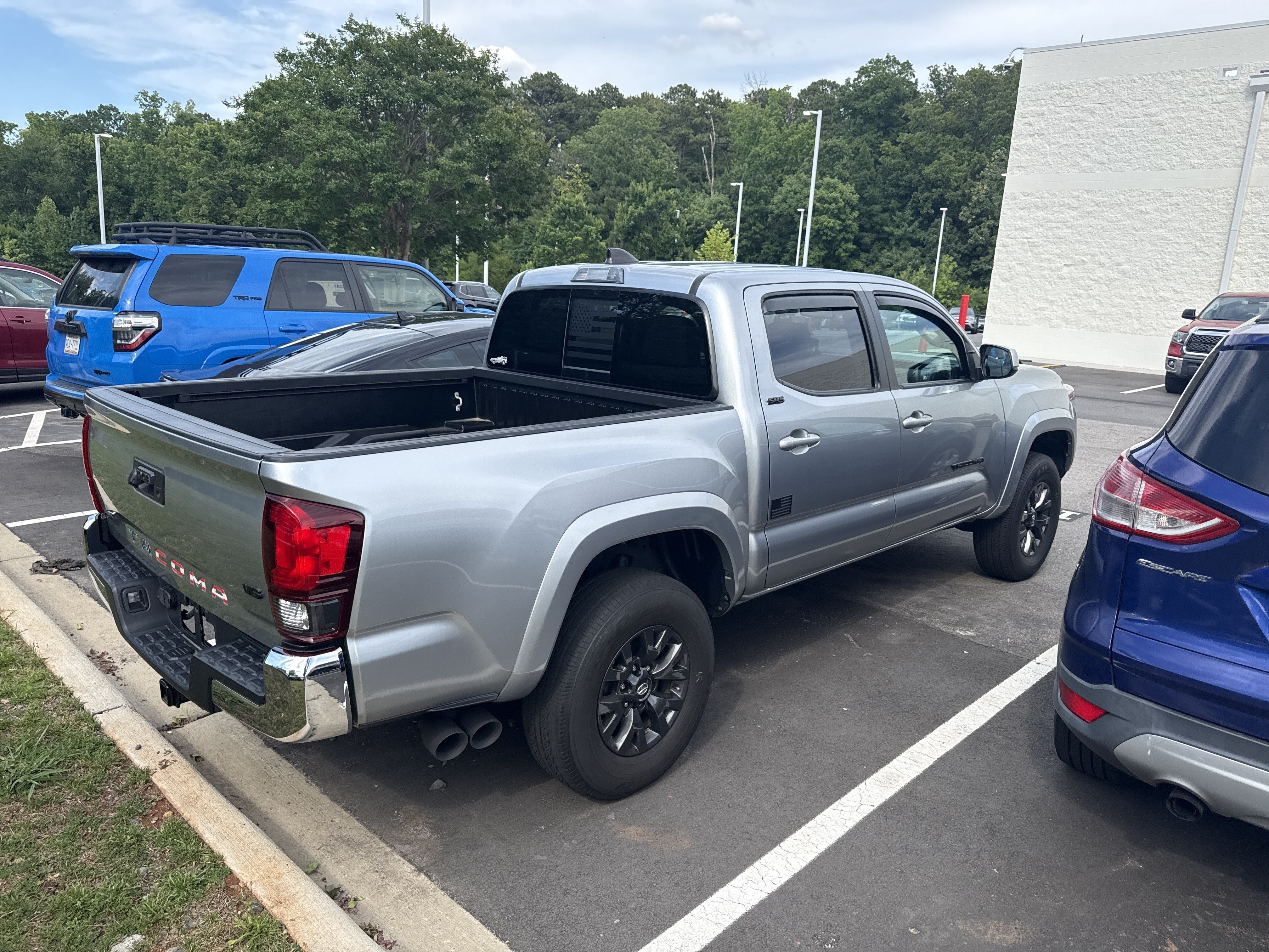Used 2023 Toyota Tacoma SR5 RWD image 40