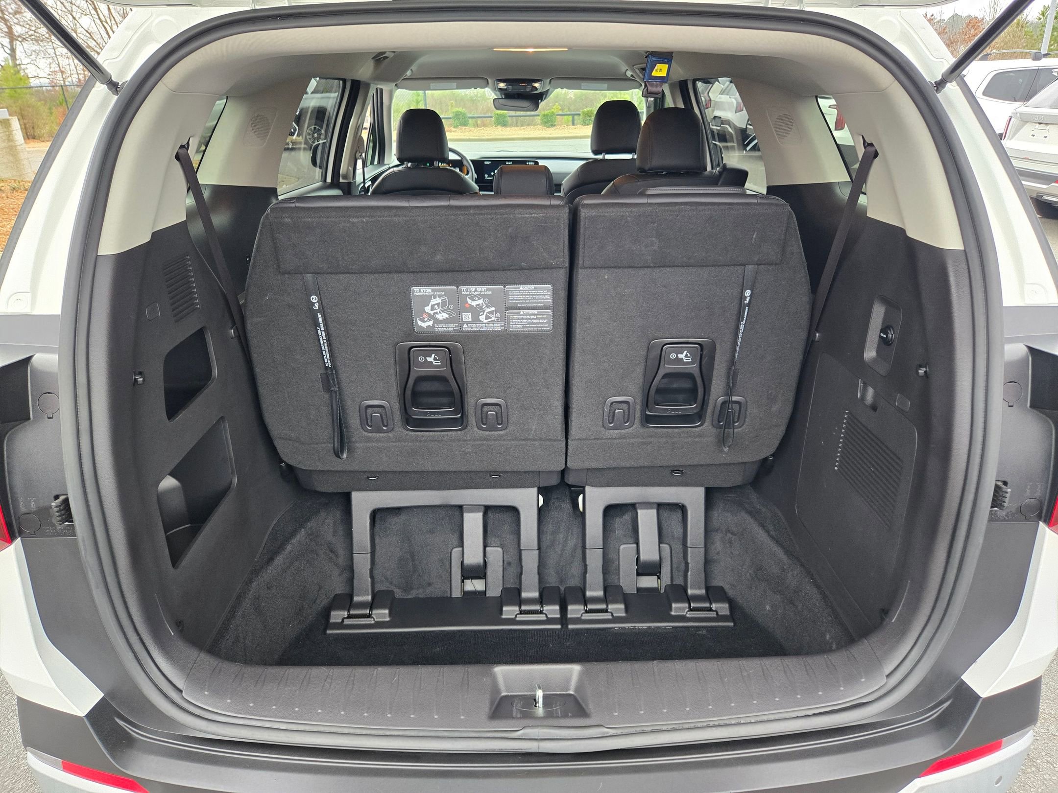 Certified 2025 Kia Carnival LXS image 31