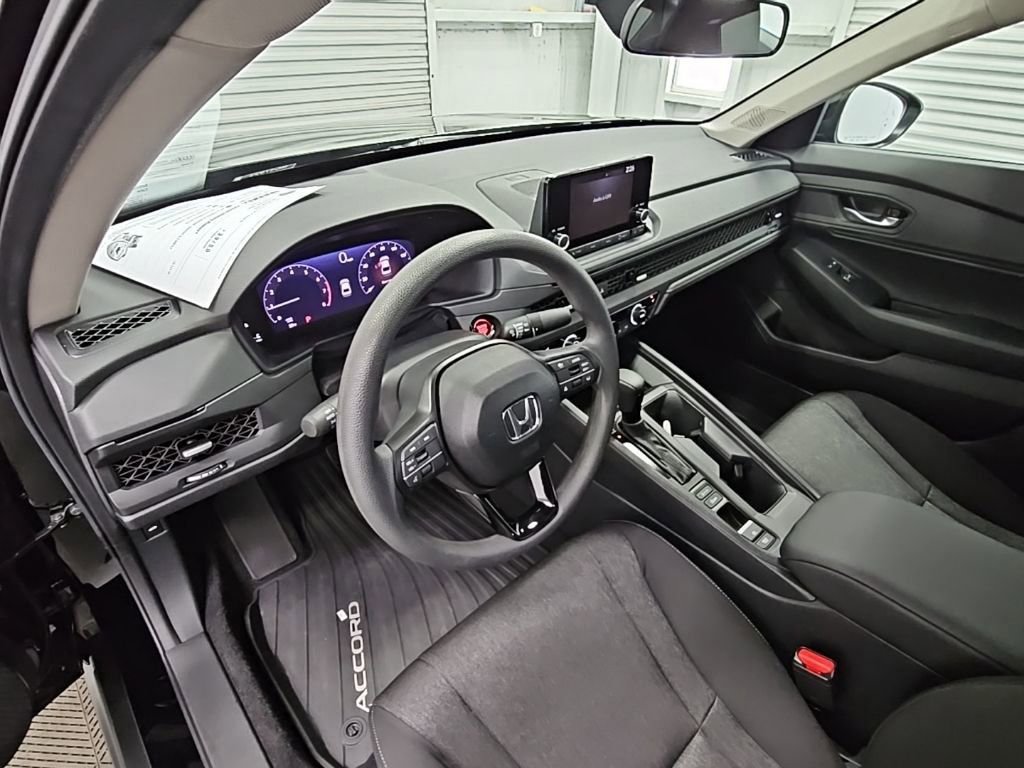 Used 2025 Honda Accord SE image 11