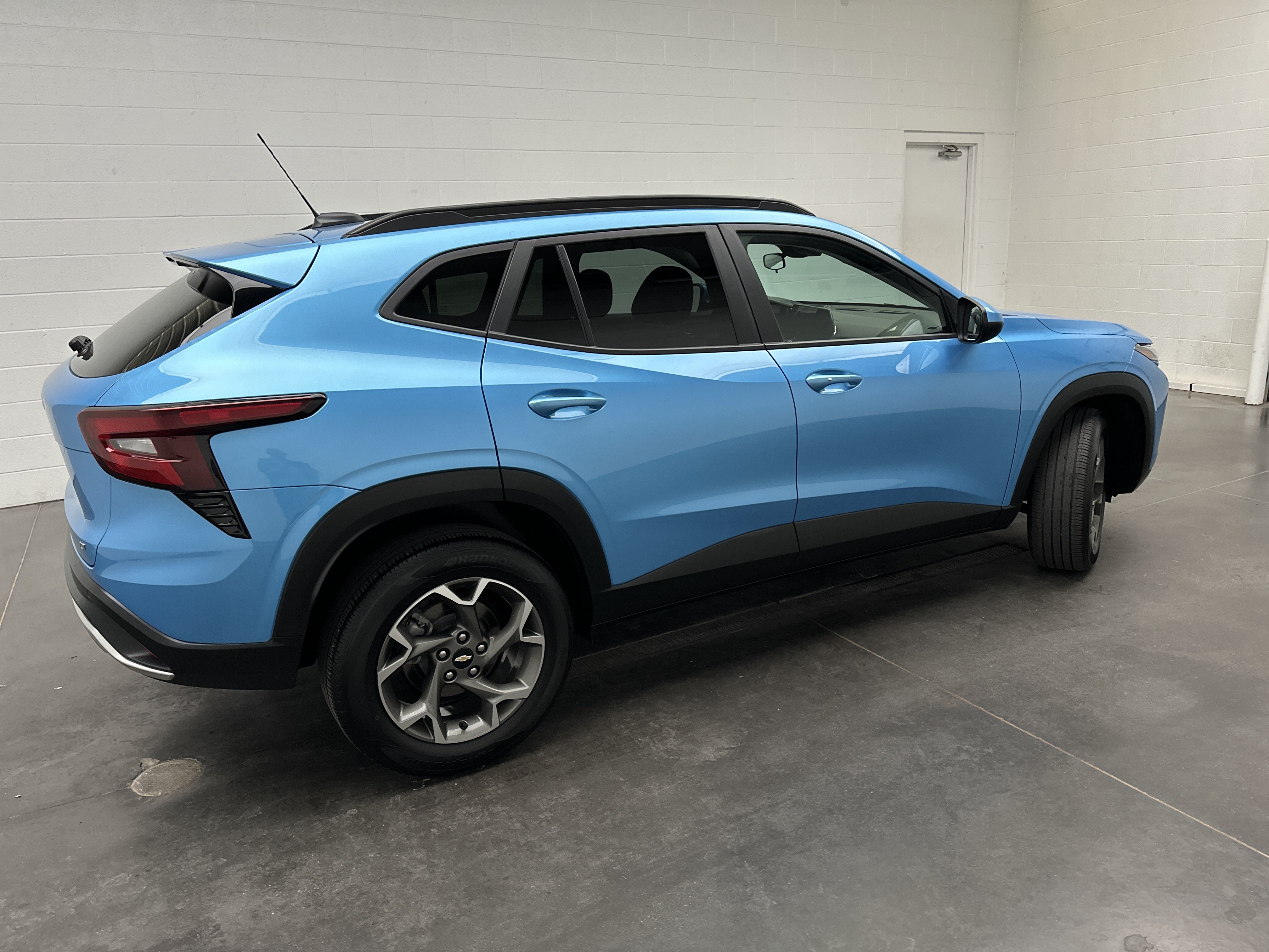 Used 2025 Chevrolet Trax LT w/ Driver Confidence Package FWD image 9