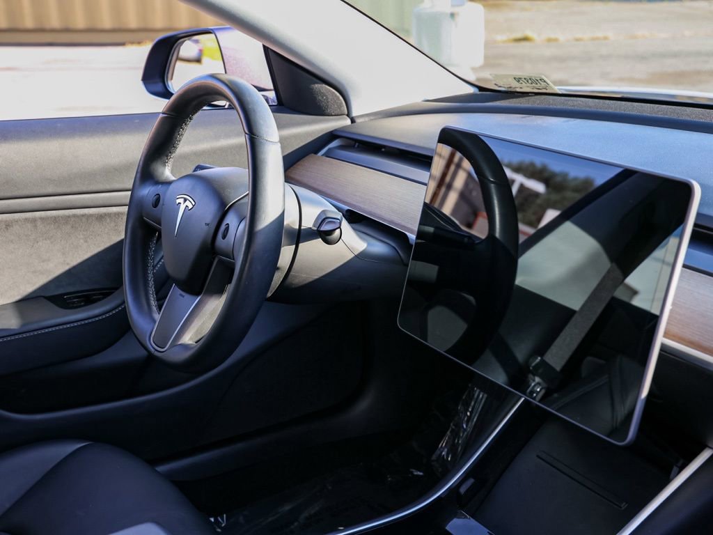 Used 2018 Tesla Model 3 Mid Range image 19