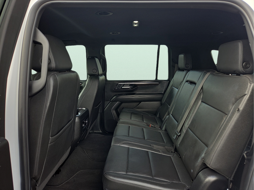 Used 2025 Chevrolet Suburban LT AWD/4WD image 11