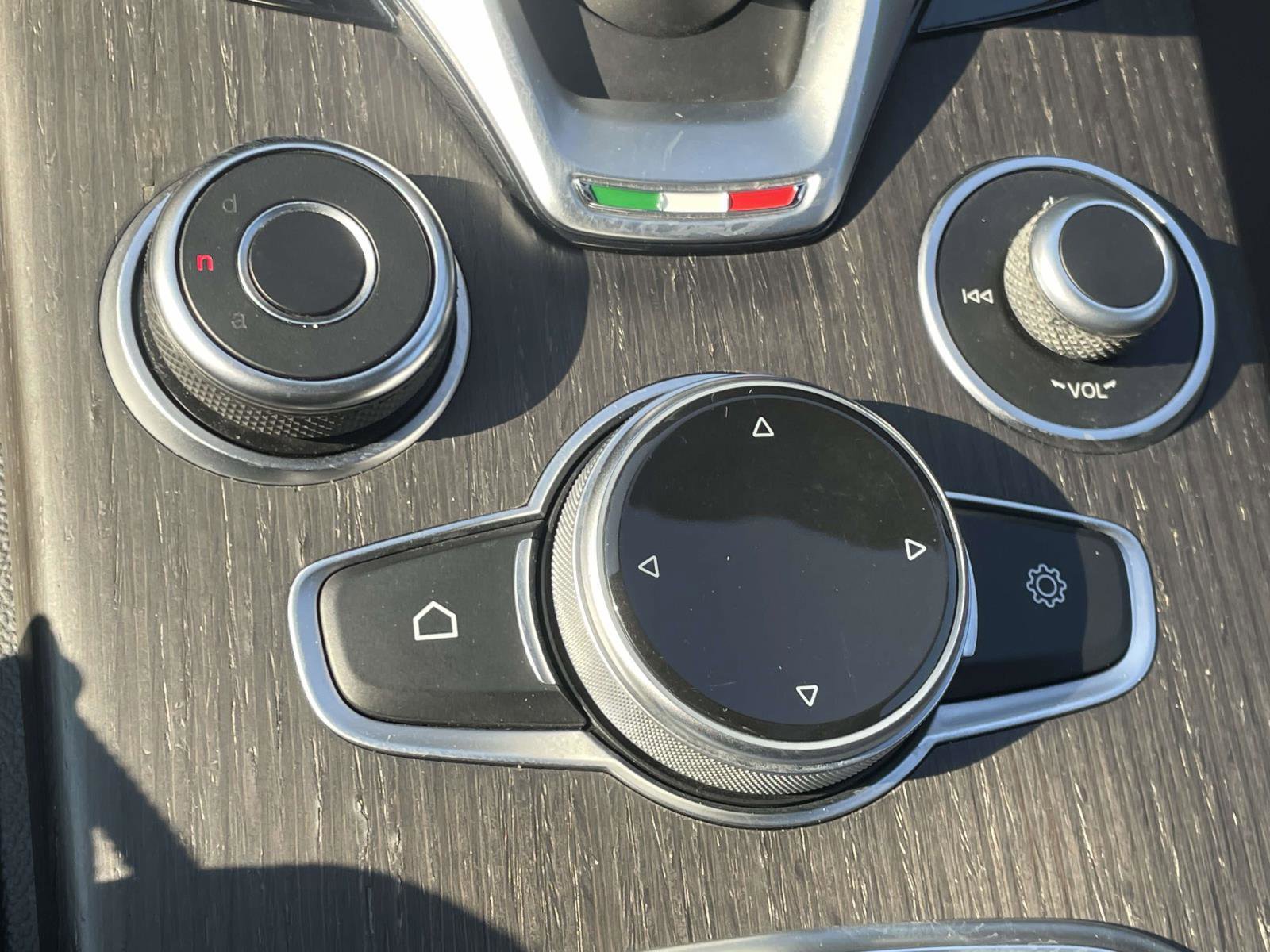 Used 2022 Alfa Romeo Stelvio Ti image 8