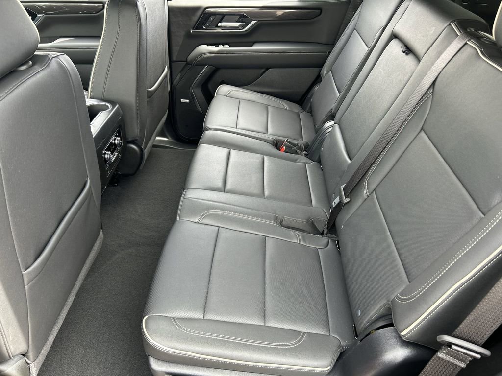 Used 2025 GMC Yukon Elevation image 25
