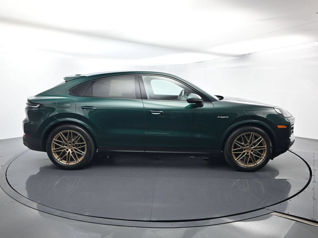 Certified 2025 Porsche Cayenne S AWD/4WD image 16