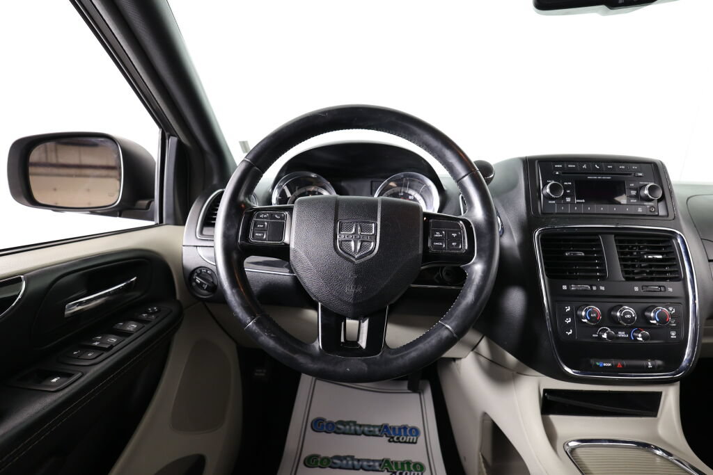 Used 2017 Dodge Grand Caravan SXT FWD image 27