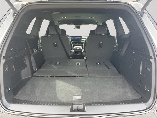 Used 2025 Buick Enclave Preferred image 8