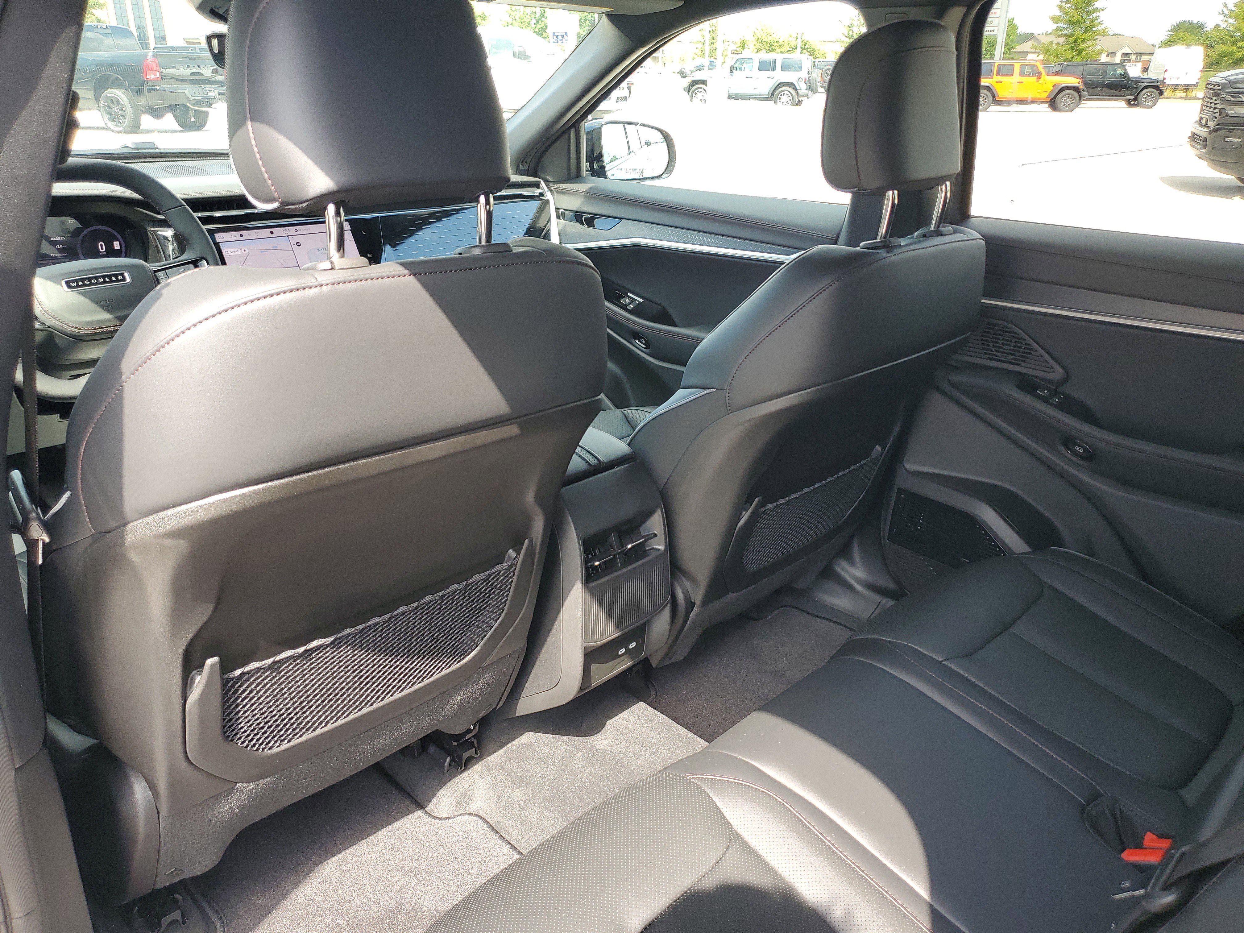 New 2025 Jeep Wagoneer S Limited image 9