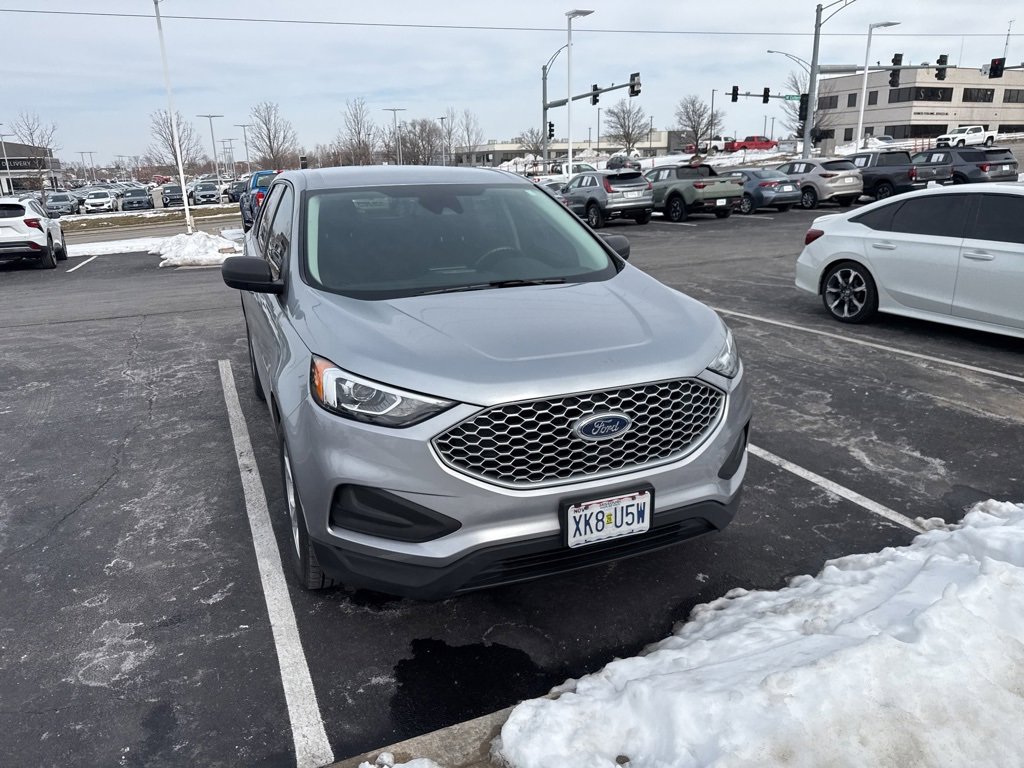 Used 2024 Ford Edge SE image 2