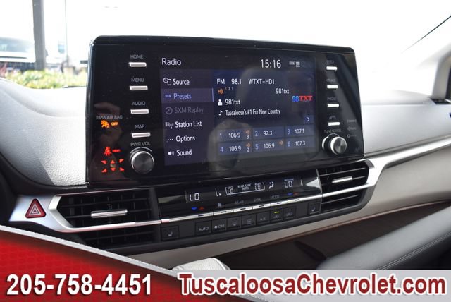 Used 2023 Toyota Sienna XLE FWD image 39