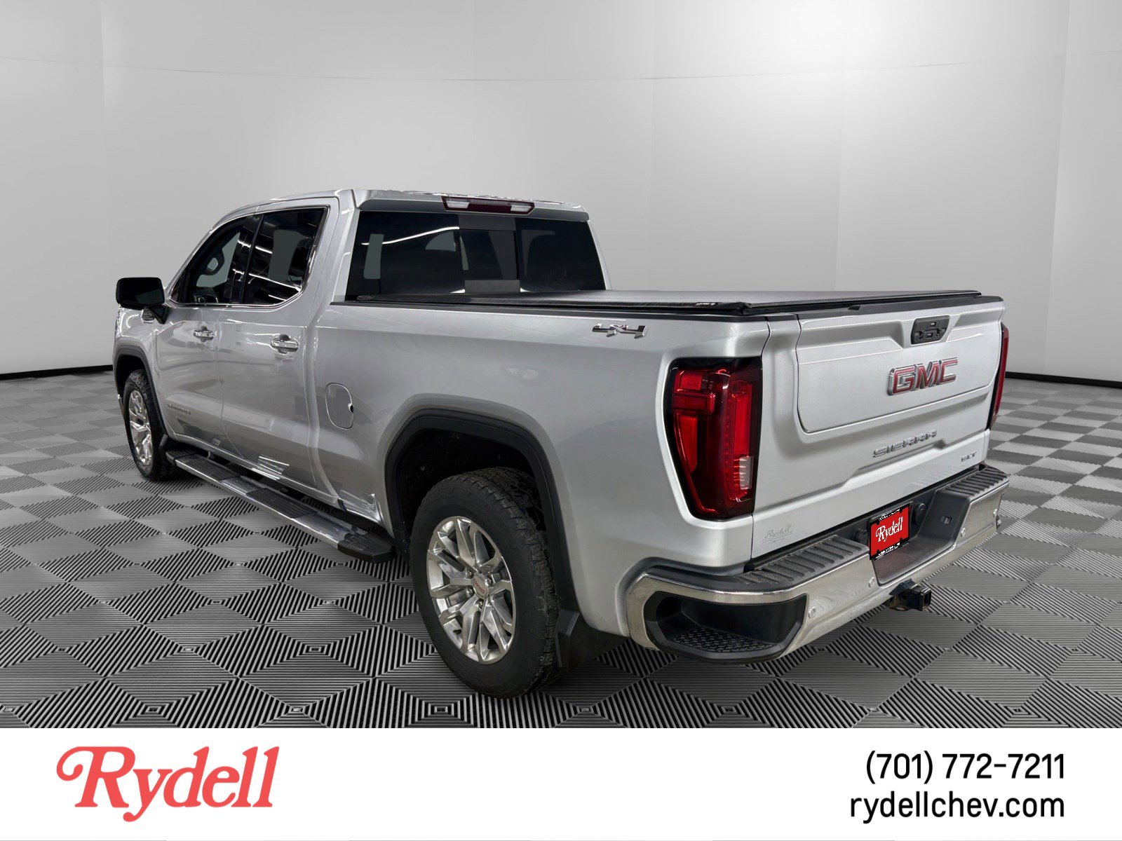 Used 2021 GMC Sierra 1500 SLT w/ SLT Convenience Package AWD/4WD image 3