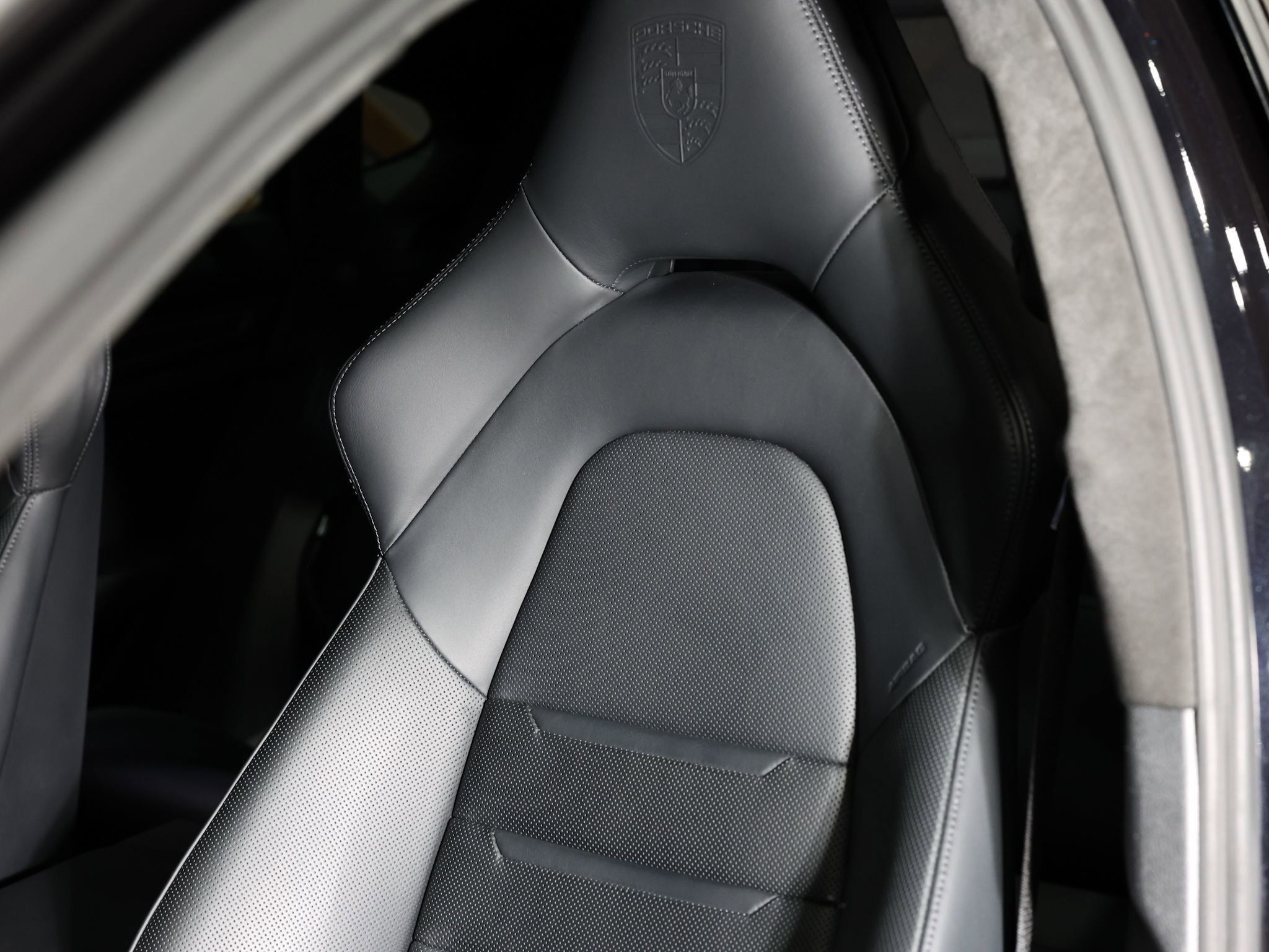 Used 2021 Porsche Panamera Turbo S w/ Assistance Package image 29