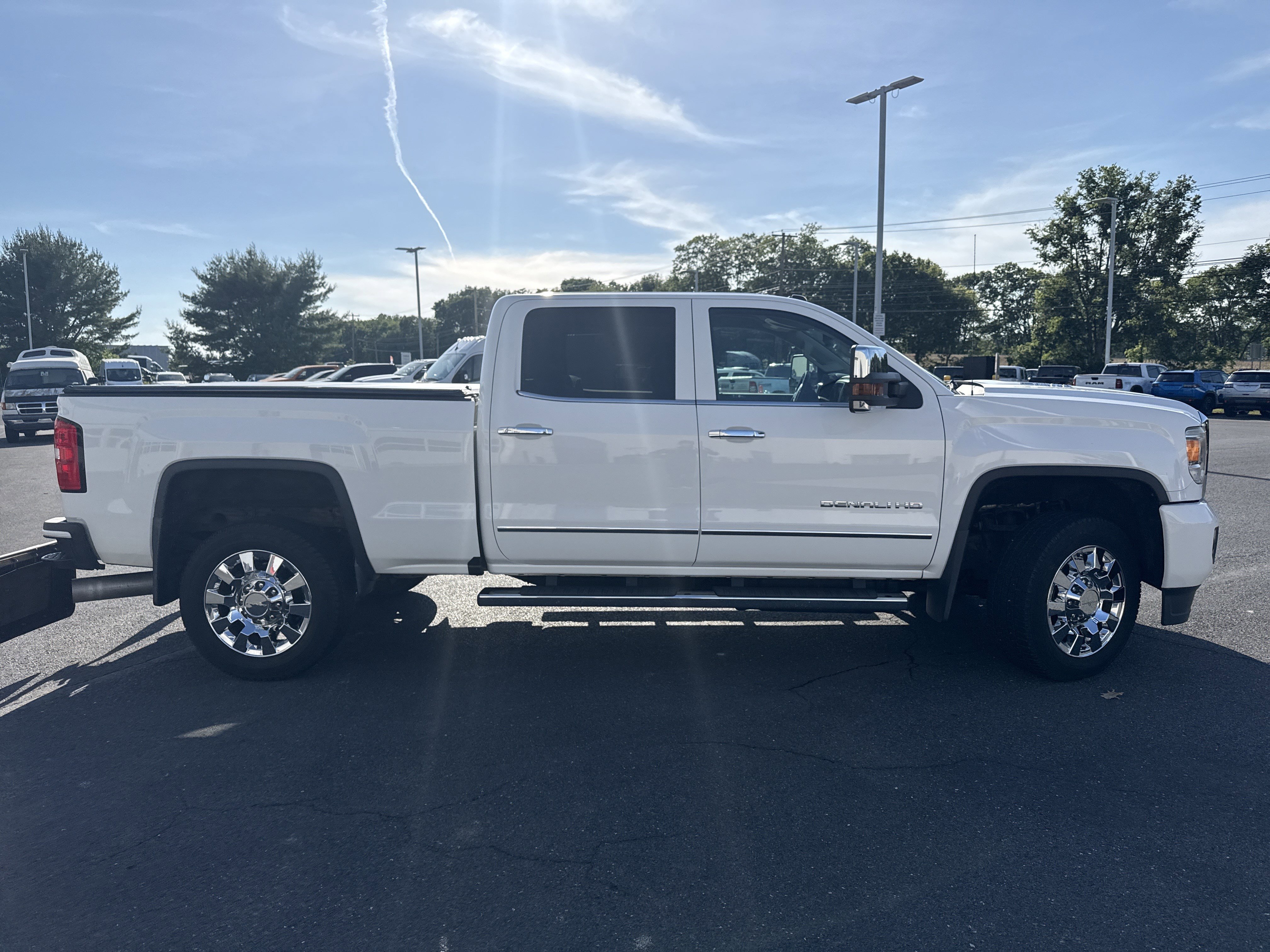 Used 2016 GMC Sierra 2500 Denali w/ Duramax Plus Package AWD/4WD image 6