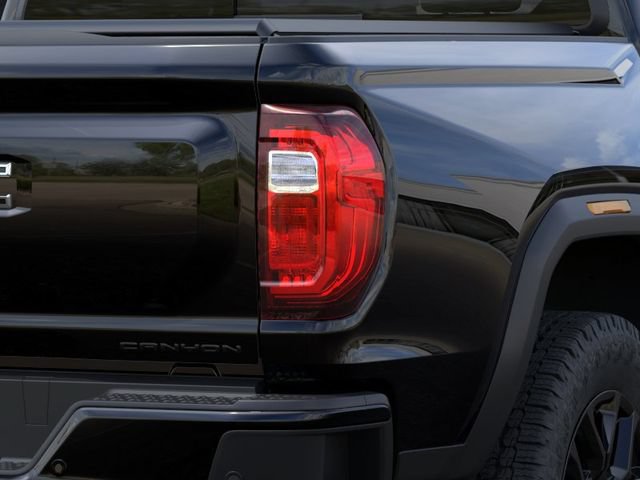 New 2026 GMC Canyon Denali w/ LPO, Denali Black Edition AWD/4WD image 11