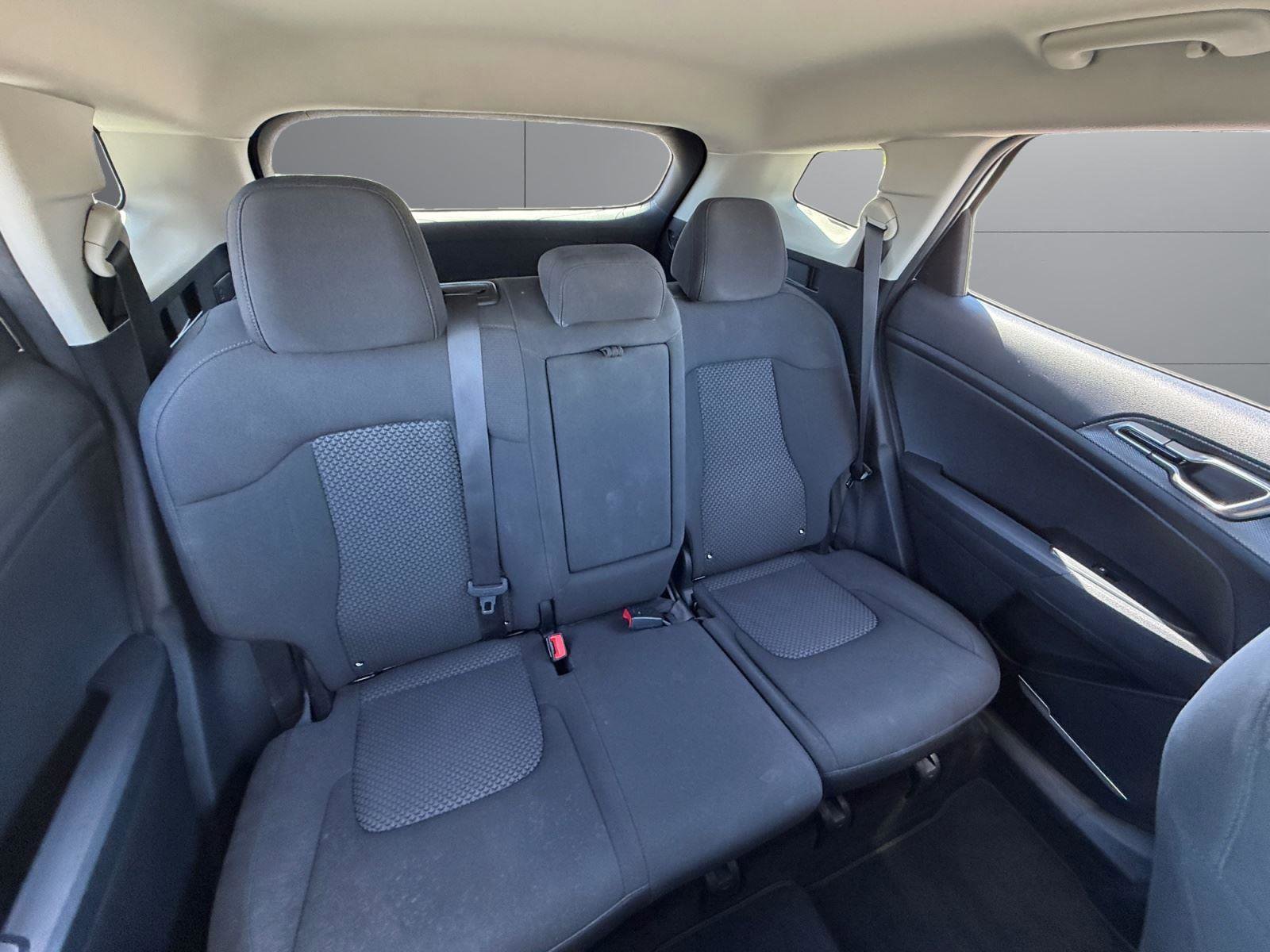 Used 2023 Kia Sportage LX image 19