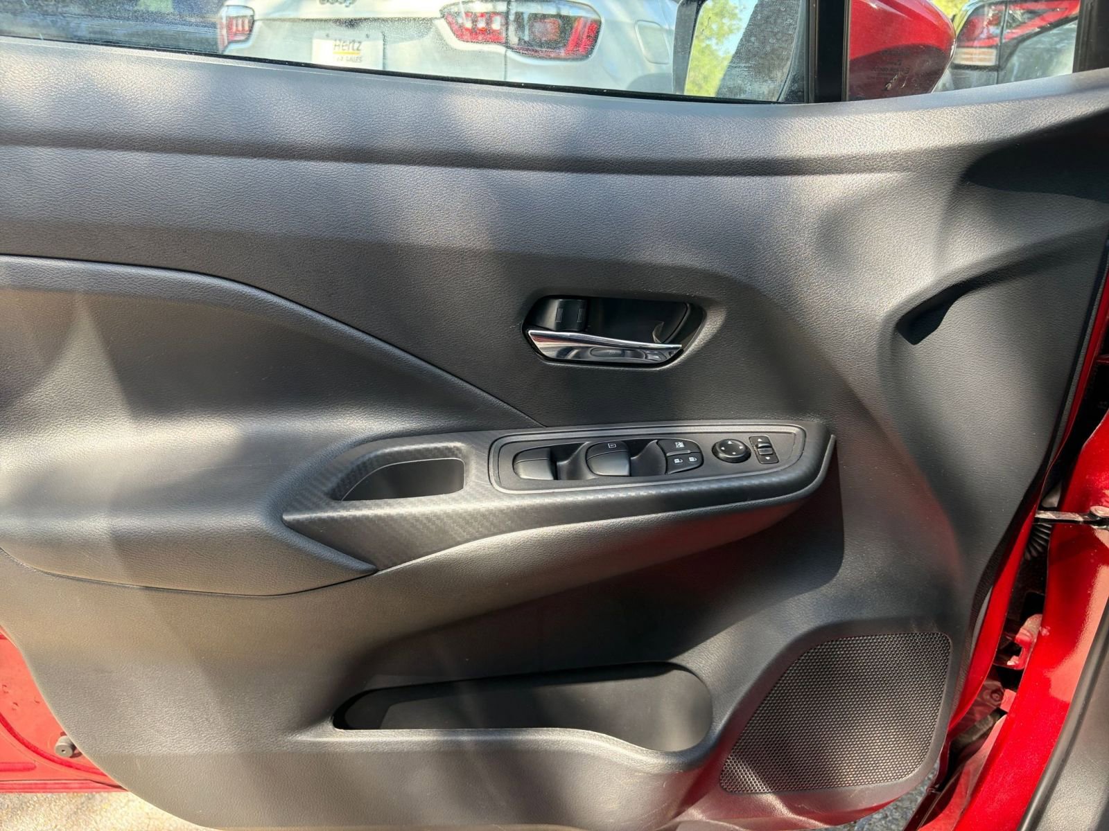 Used 2025 Nissan Versa SV FWD image 18
