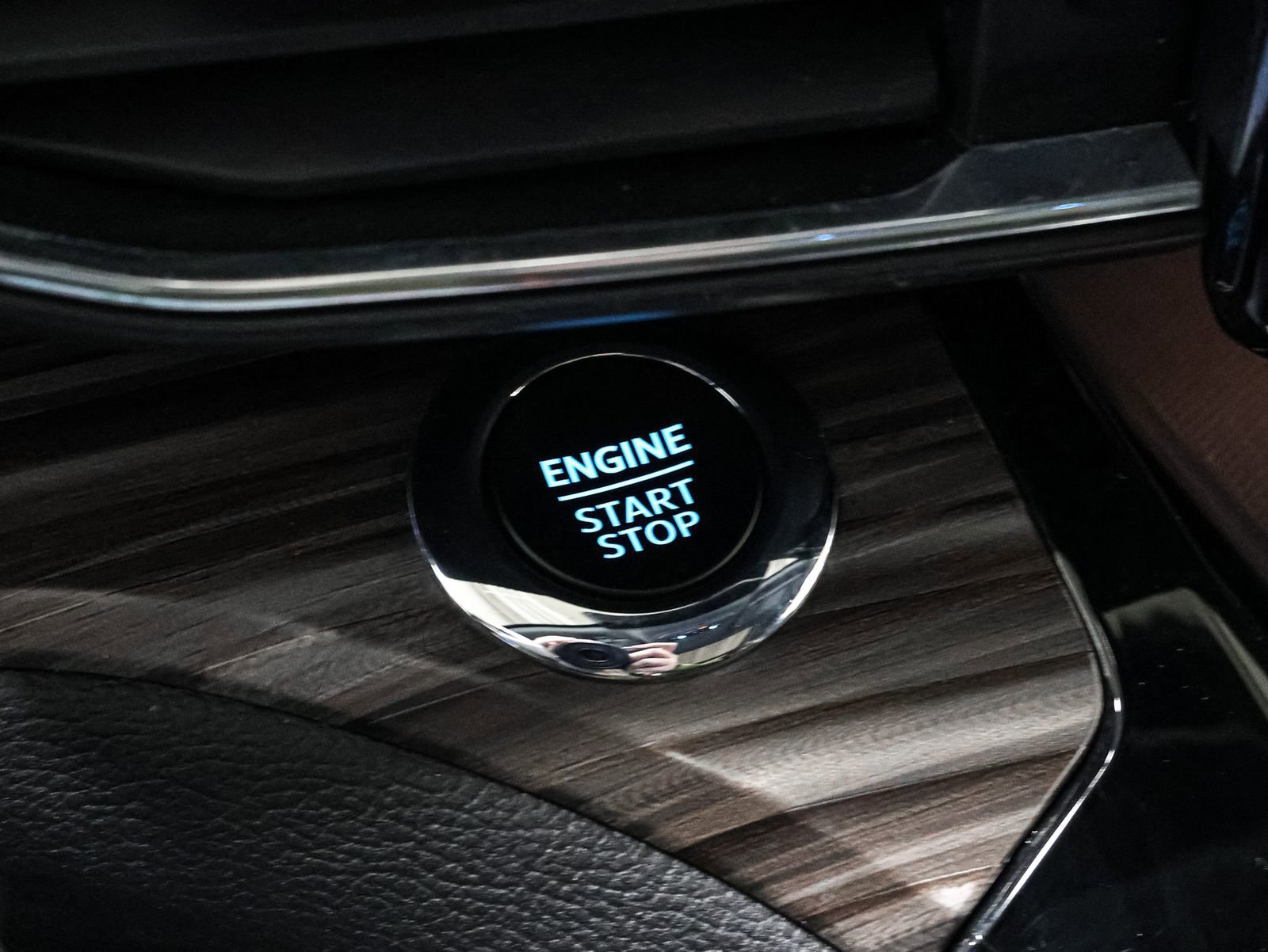 Used 2023 Ford Explorer Limited w/ Equipment Group 301A image 34