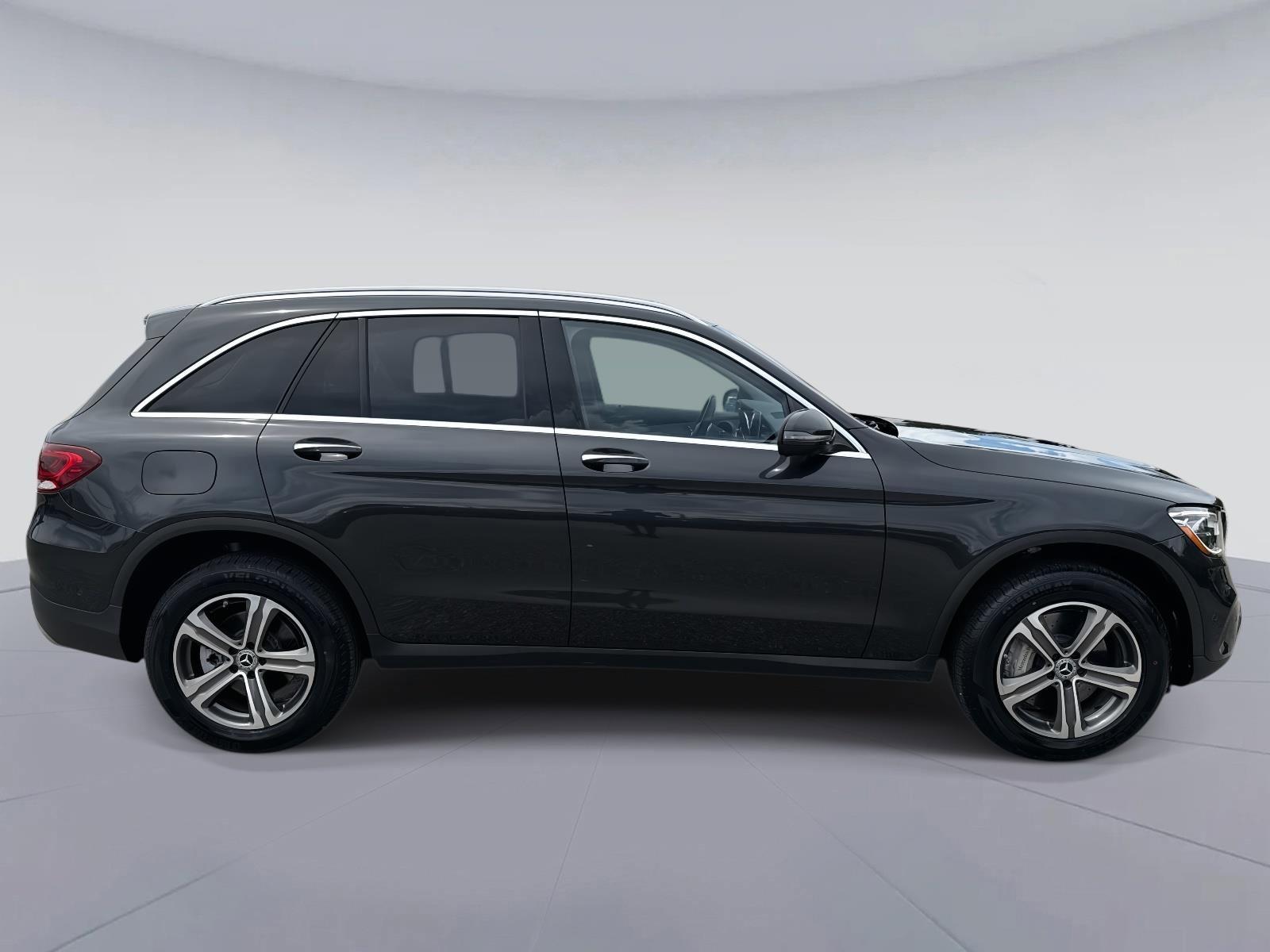 Used 2022 Mercedes-Benz GLC 300 image 2