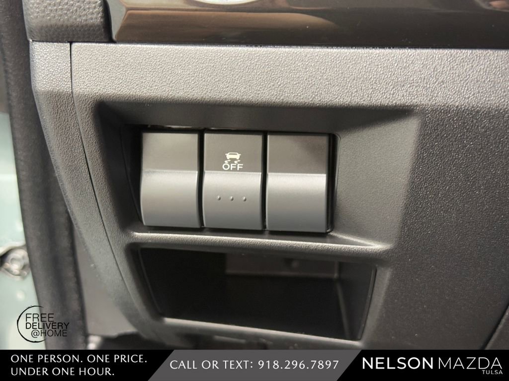 Used 2013 MAZDA MX-5 Miata Sport image 31