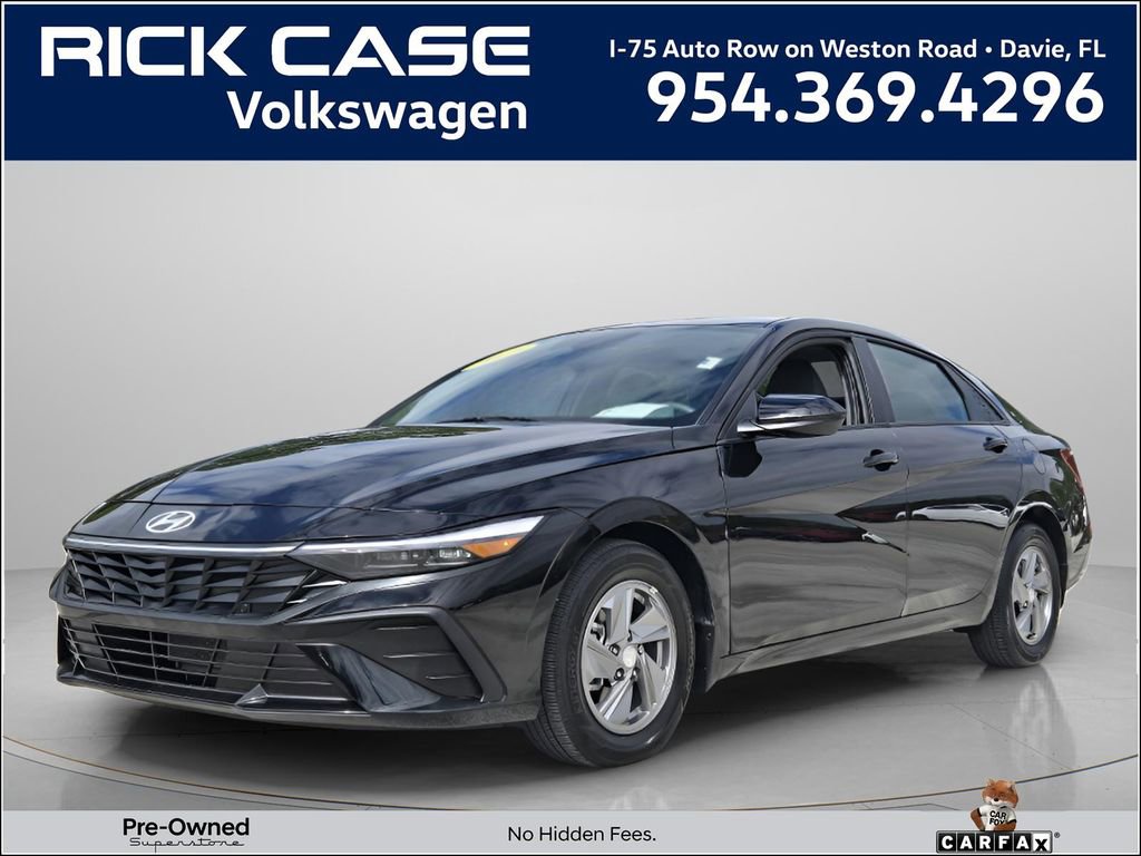 Used 2025 Hyundai Elantra SE FWD image 1