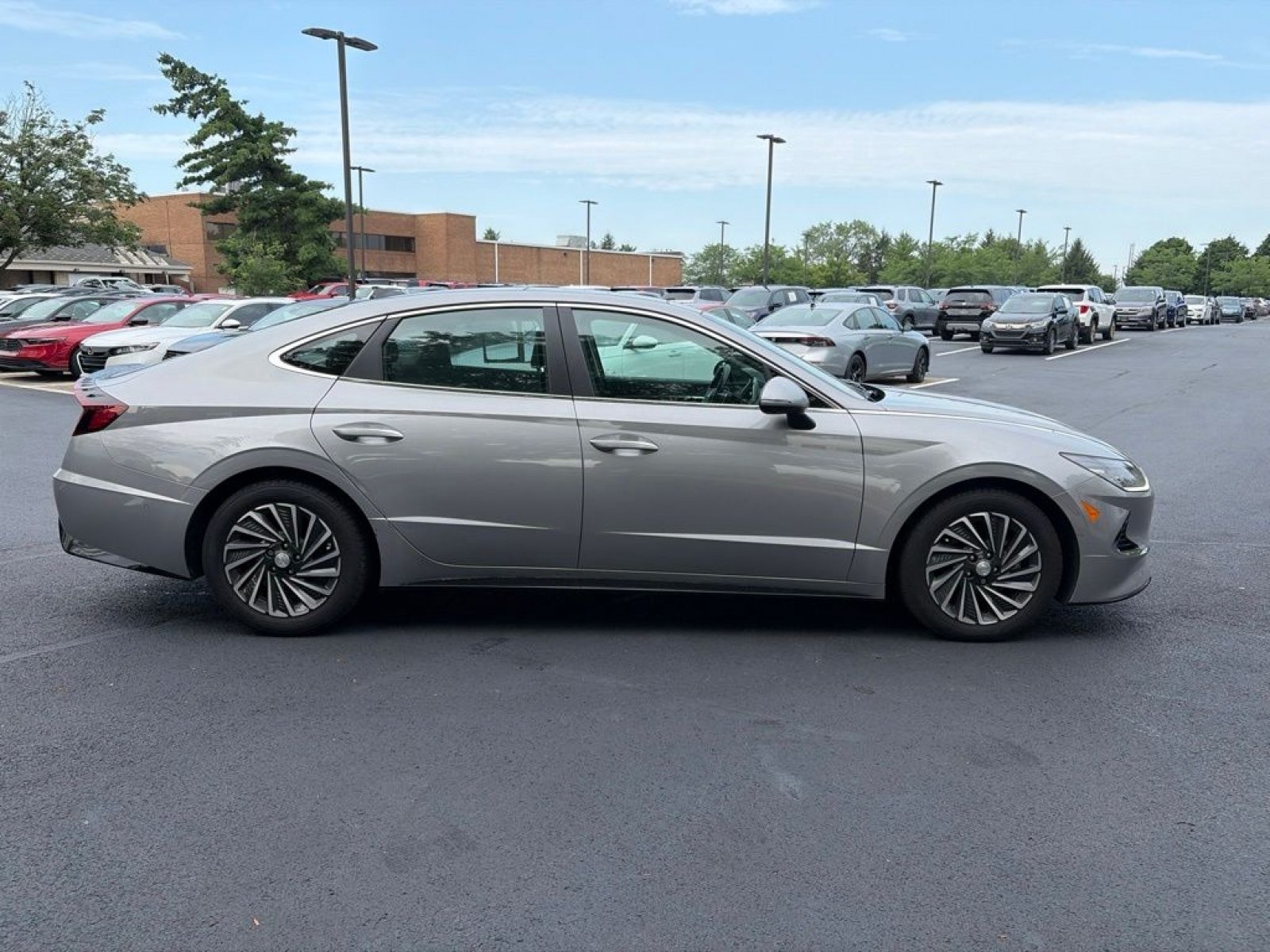 Used 2023 Hyundai Sonata Limited FWD image 5