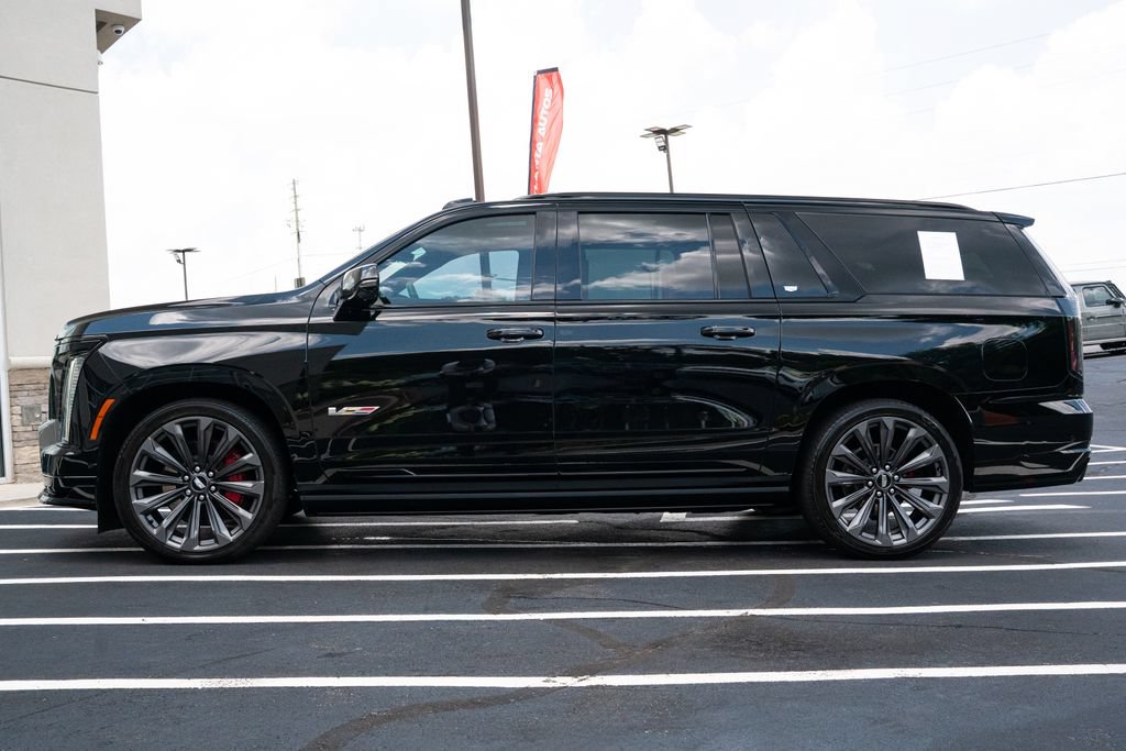 Used 2025 Cadillac Escalade ESV V AWD/4WD image 22