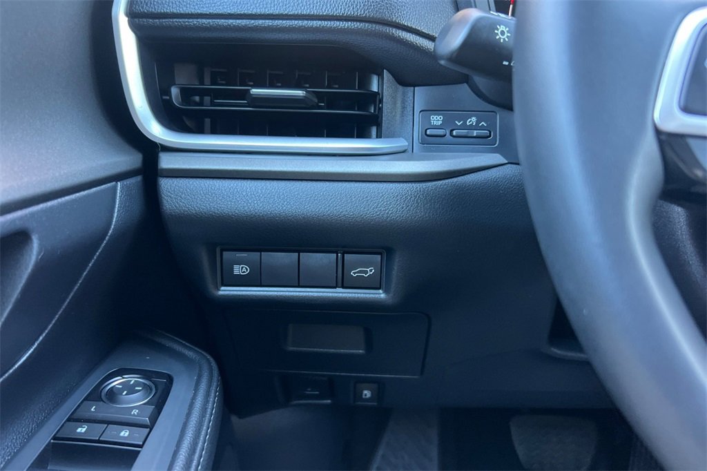 Used 2025 Toyota Grand Highlander AWD image 31