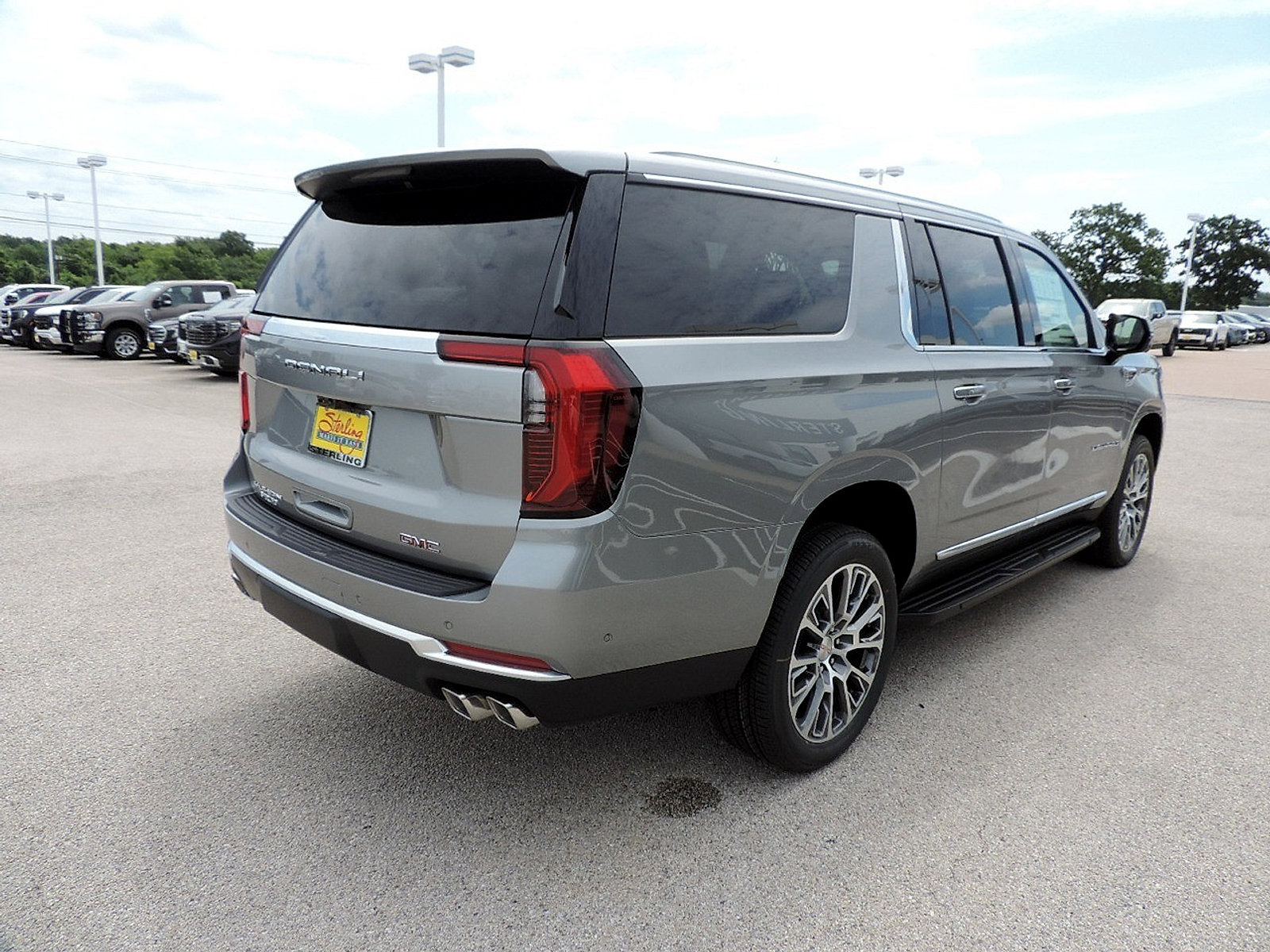 New 2026 GMC Yukon XL Denali w/ Advanced Technology Package AWD/4WD image 5
