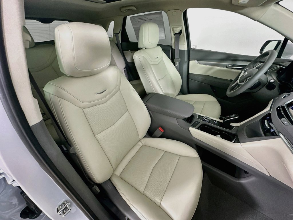 New 2026 Cadillac XT5 Premium Luxury w/ LPO, Floor Liner Package AWD/4WD image 36