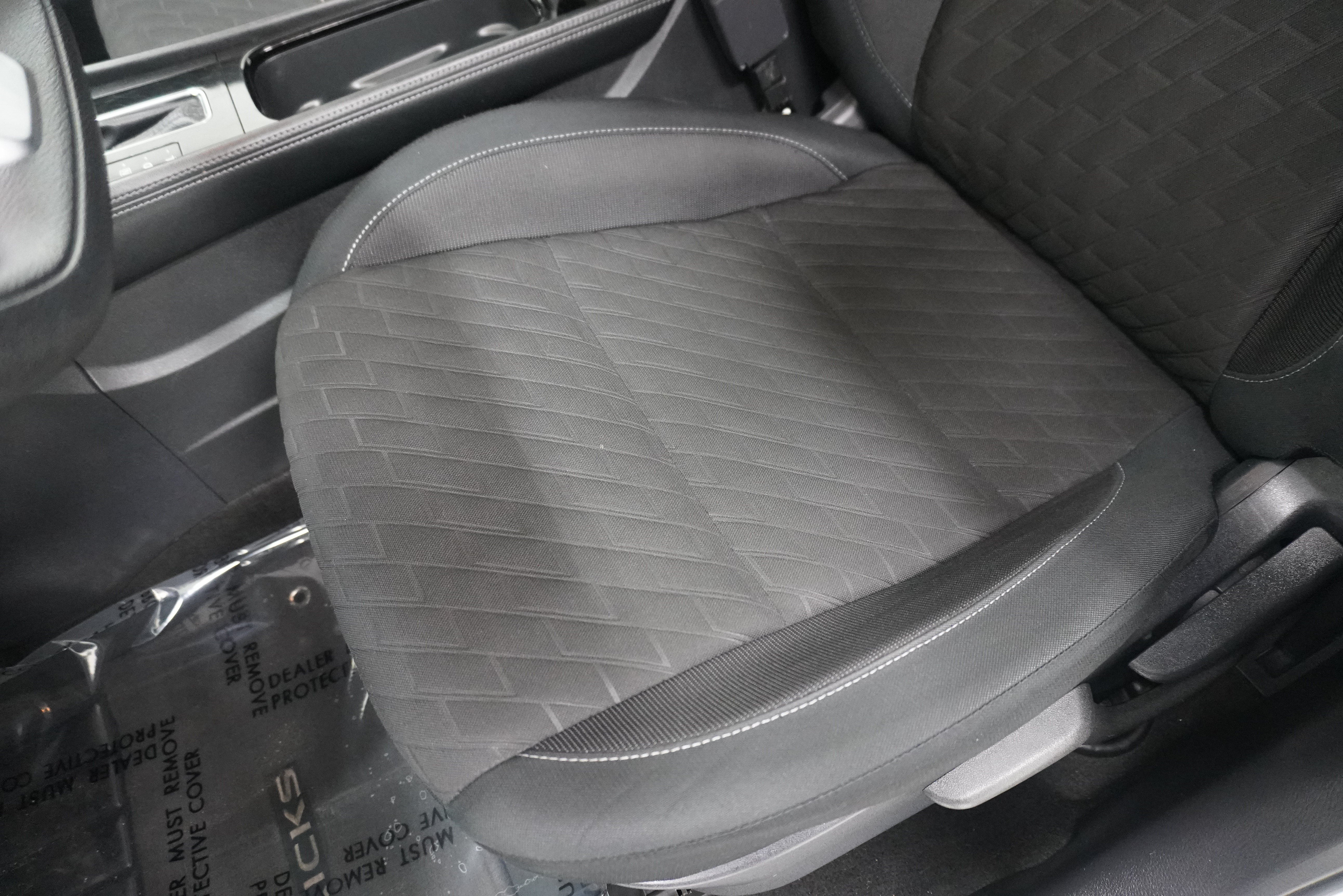 Used 2023 Nissan Kicks SV FWD image 12
