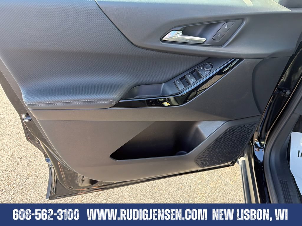 Used 2026 Chevrolet Equinox LT AWD/4WD image 10