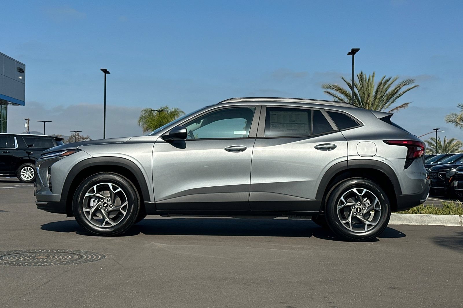 New 2026 Chevrolet Trax LT w/ Driver Confidence Package FWD image 7