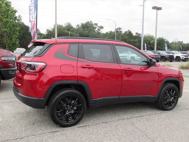 New 2026 Jeep Compass Latitude w/ Mopar Graphics Package image 6