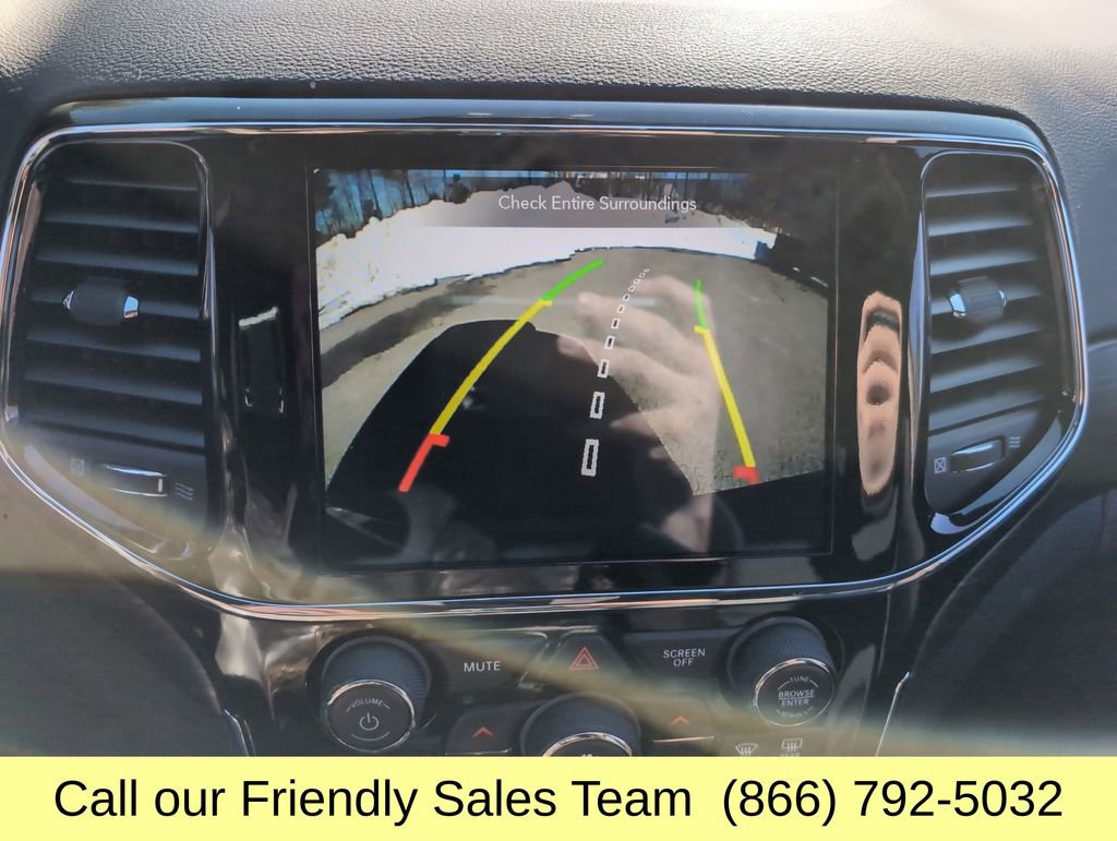 Used 2020 Jeep Grand Cherokee Laredo image 21