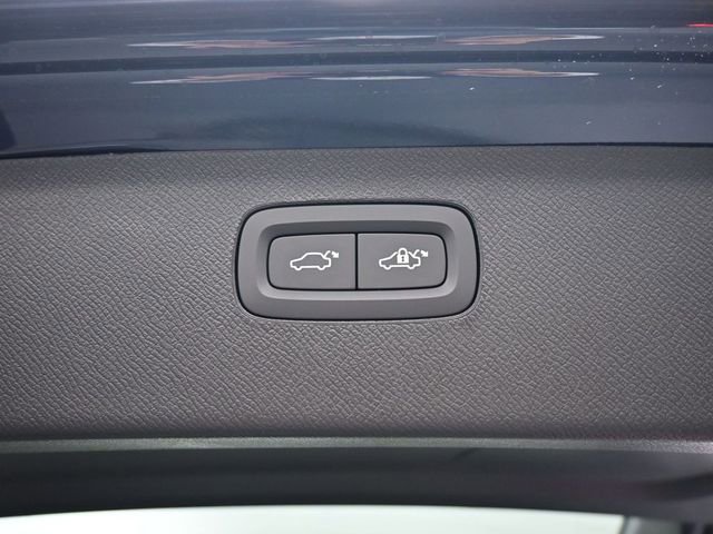 New 2026 Volvo XC90 B6 Ultra w/ Protection Package image 32