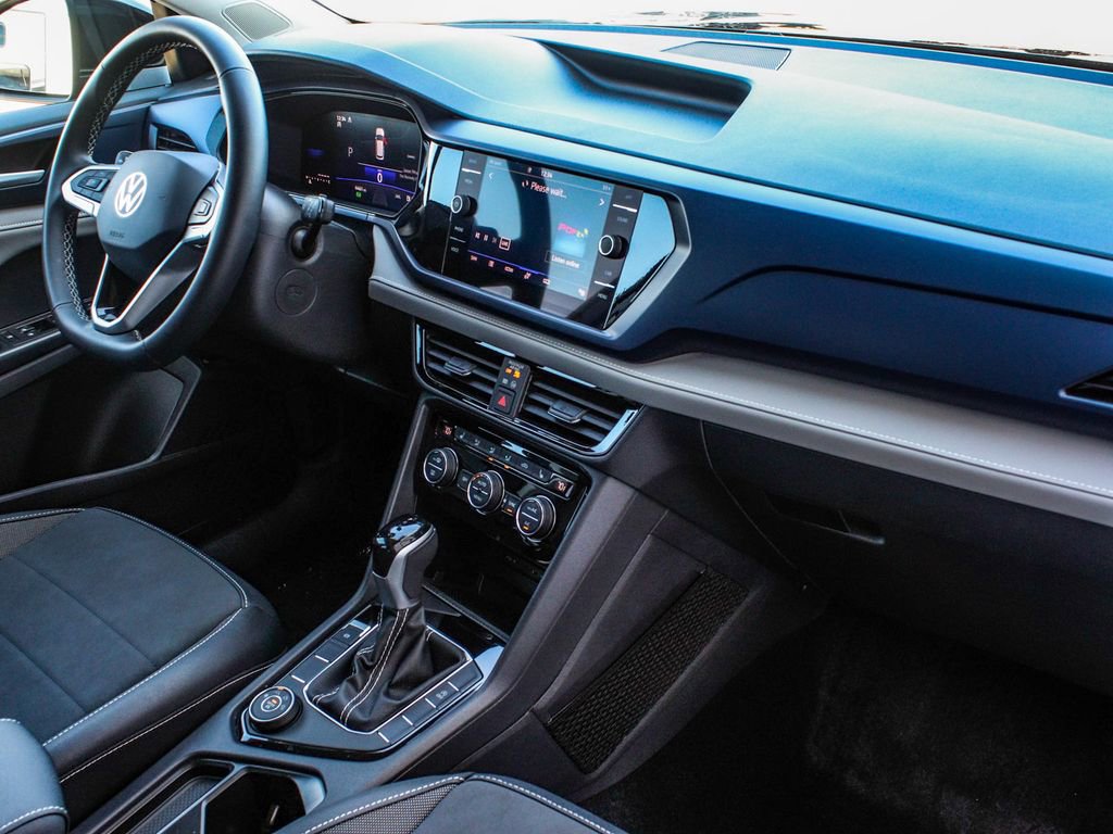 Used 2024 Volkswagen Taos SE w/ Taos Adventure Package (SXB) image 42