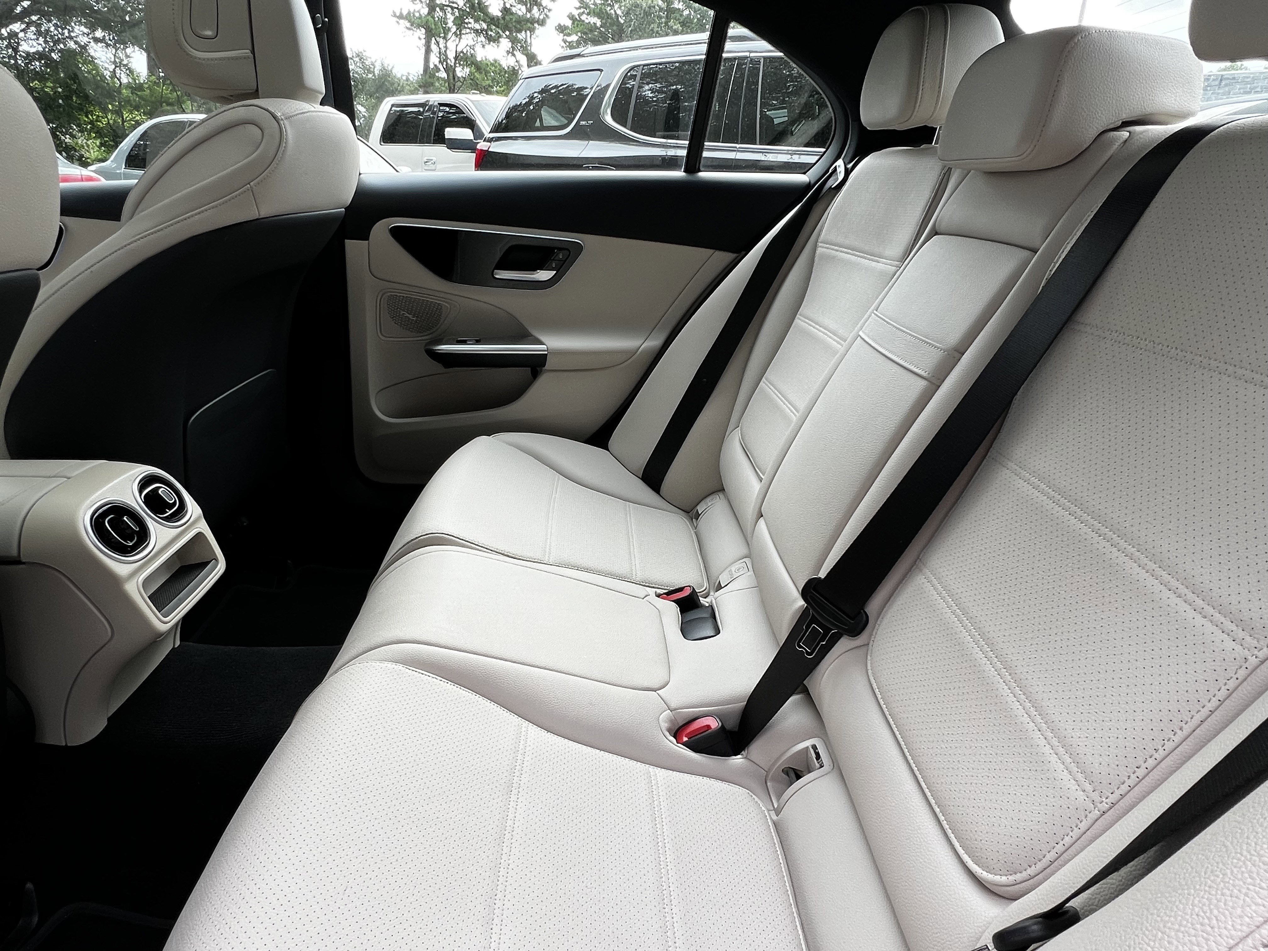 Used 2022 Mercedes-Benz C 300 Sedan image 32