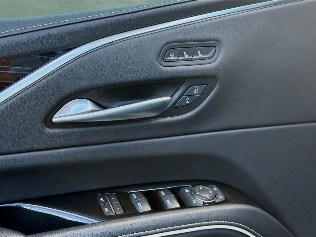 Certified 2023 Cadillac Escalade Sport w/ LPO, ONYX Package AWD/4WD image 25