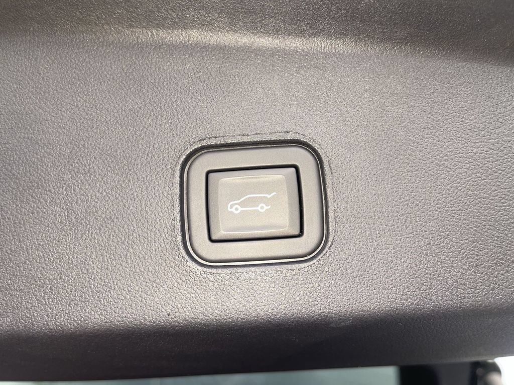 Certified 2024 Cadillac Lyriq Sport AWD/4WD image 17