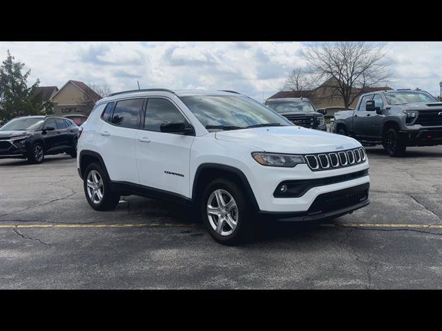 Used 2023 Jeep Compass Latitude w/ Convenience Group AWD/4WD image 25