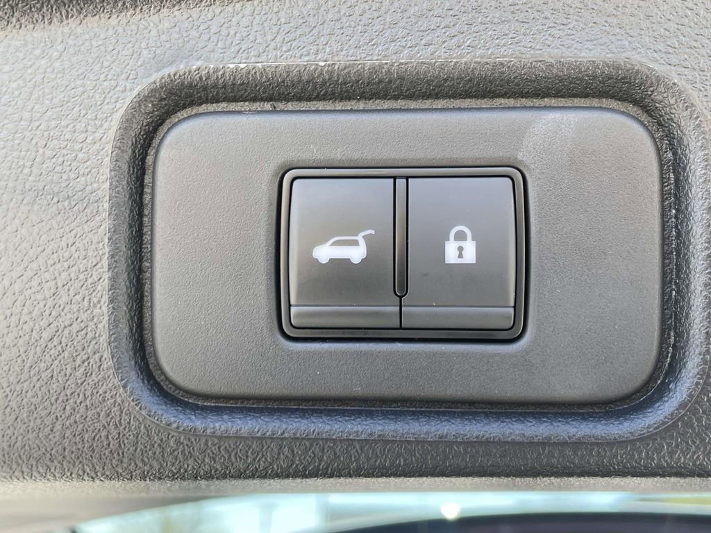 Used 2025 Nissan Pathfinder Platinum w/ Cargo Package AWD/4WD image 10
