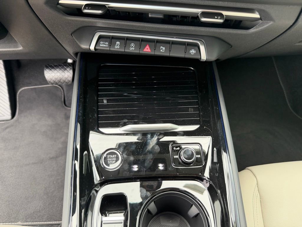 New 2026 Audi Q3 quattro 2.0T AWD/4WD image 16