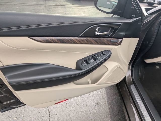 Used 2017 Nissan Maxima Platinum image 14