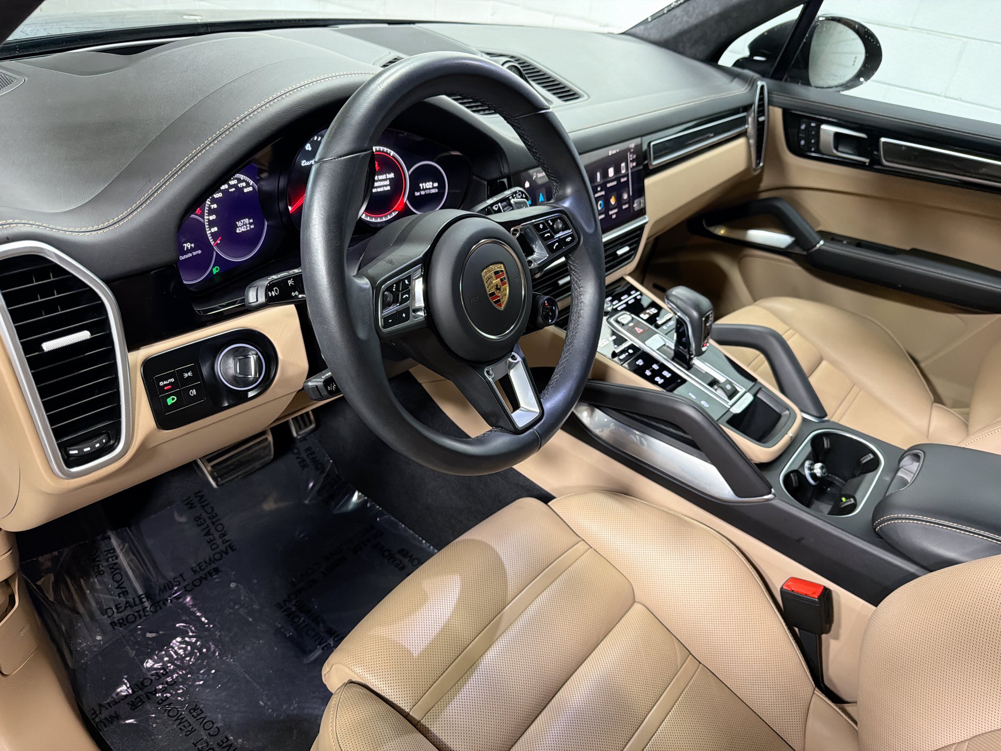 Certified 2023 Porsche Cayenne Turbo AWD/4WD image 4